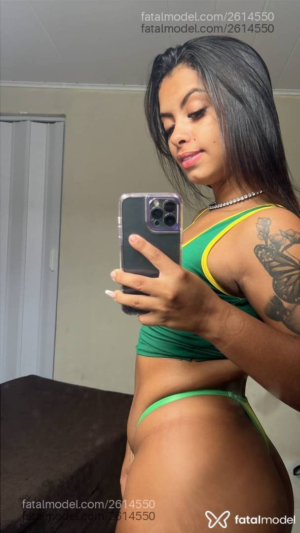 Acompanhante mulher com cabelo castanho de olhos castanhos em Macaé - Vivi