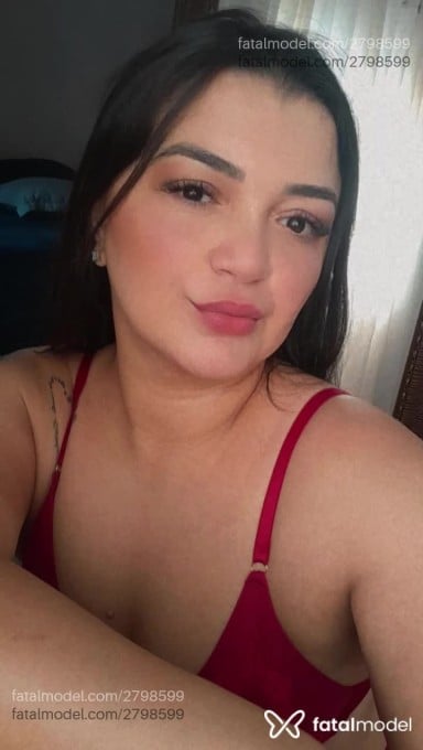 Acompanhante mulher com cabelo castanho de olhos castanhos em Ponta Grossa - Vivi Amorim
