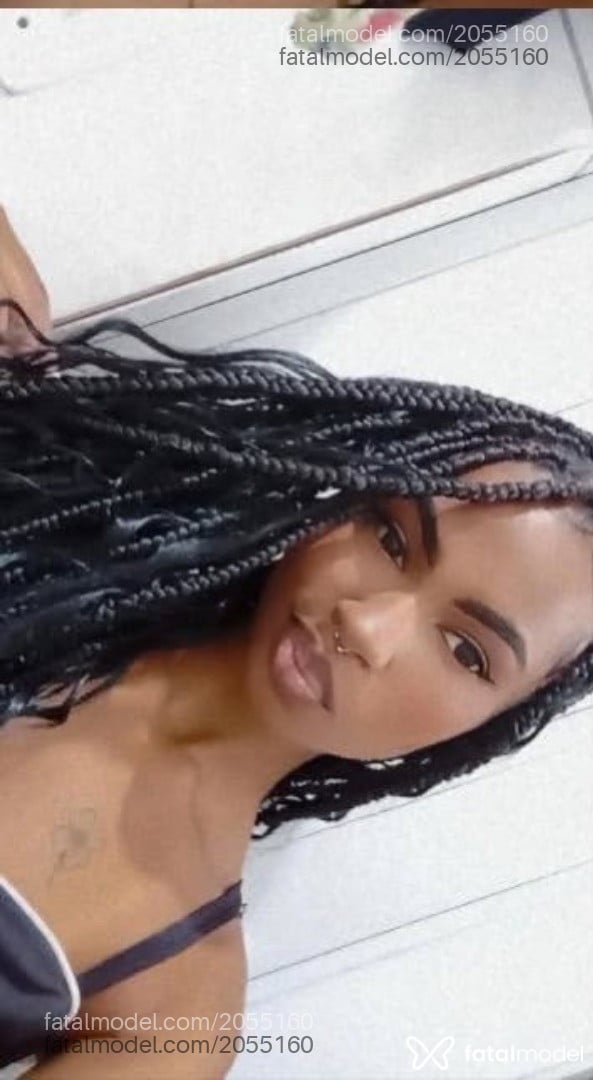 Acompanhante mulher com cabelo castanho de olhos castanhos em Virtual Acompanhante mulher com cabelo castanho de olhos castanhos em Virtual - Hottie