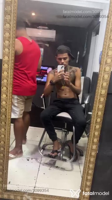 Acompanhante homem morena (o) de olhos pretos em Rio de Janeiro - índio