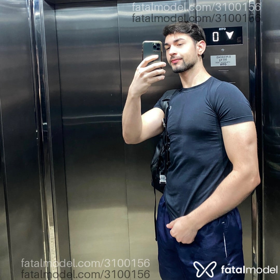 Acompanhante homem com cabelo castanho de olhos castanhos em São Paulo - Pietro