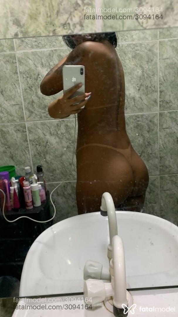 Acompanhante mulher morena (o) de olhos castanhos - Mirian Acompanhante mulher morena (o) de olhos castanhos - Mirian