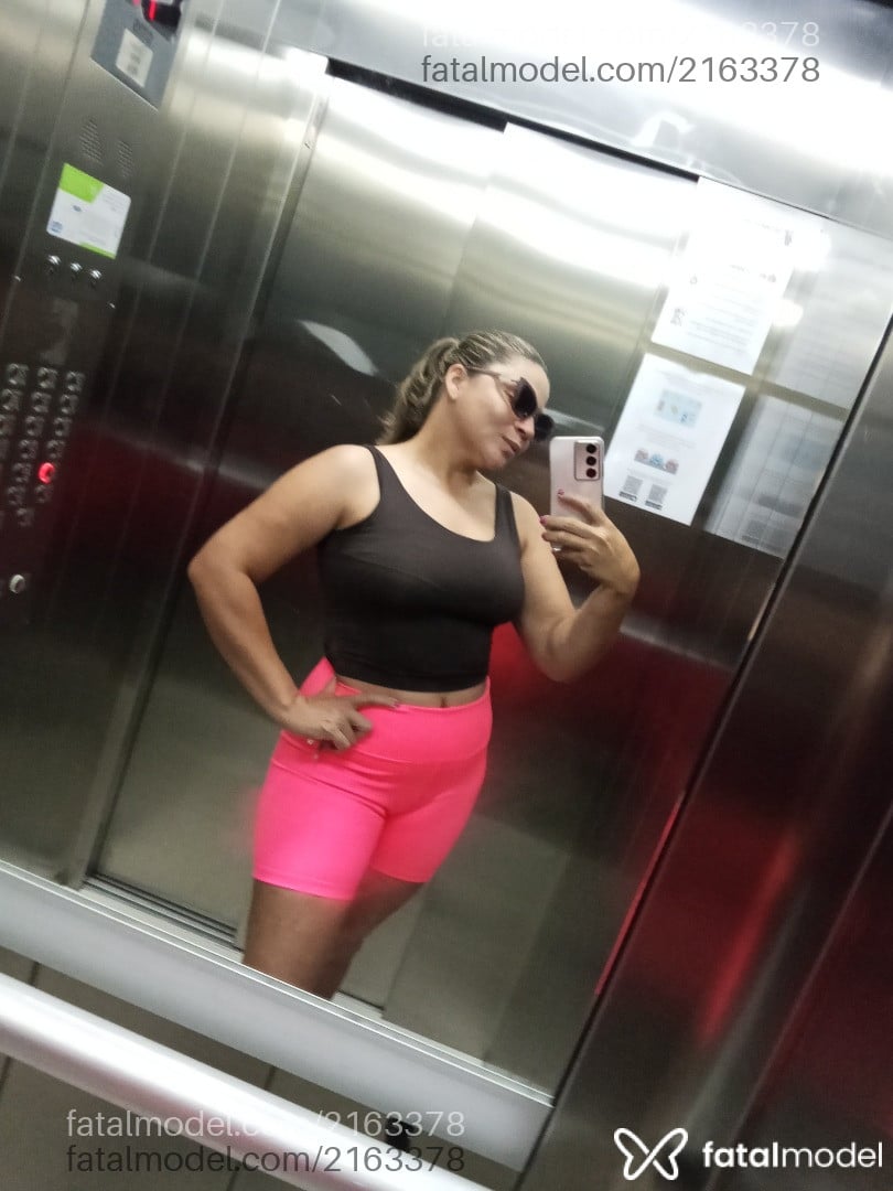 Acompanhante mulher loira (o) de olhos castanhos em Criciúma - Rubyrabello