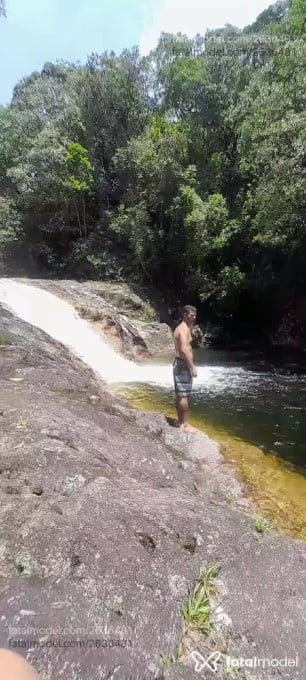 Acompanhante homem com cabelo castanho de olhos castanhos em Palhoça - Julho Pereira