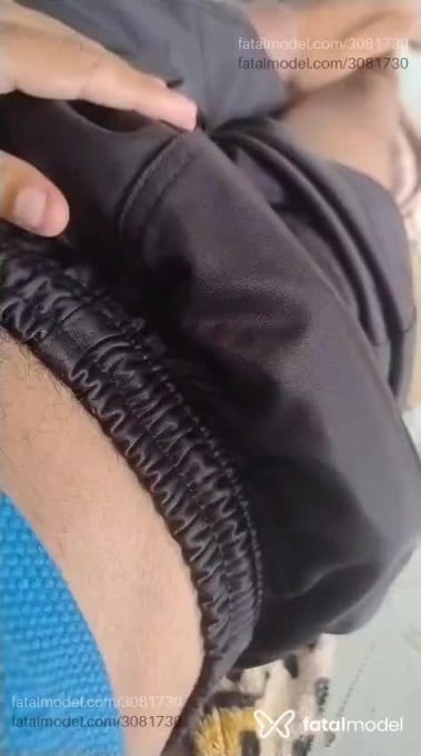 Acompanhante homem com cabelo castanho de olhos castanhos - Thiago Acompanhante homem com cabelo castanho de olhos castanhos - Thiago