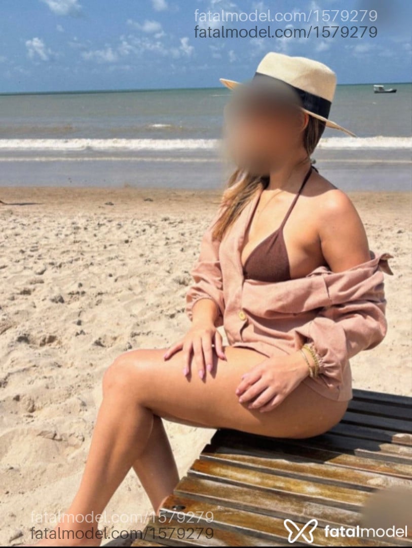 Acompanhante mulher com cabelo castanho de olhos castanhos em Toledo Acompanhante mulher com cabelo castanho de olhos castanhos em Toledo - Babi Nicole