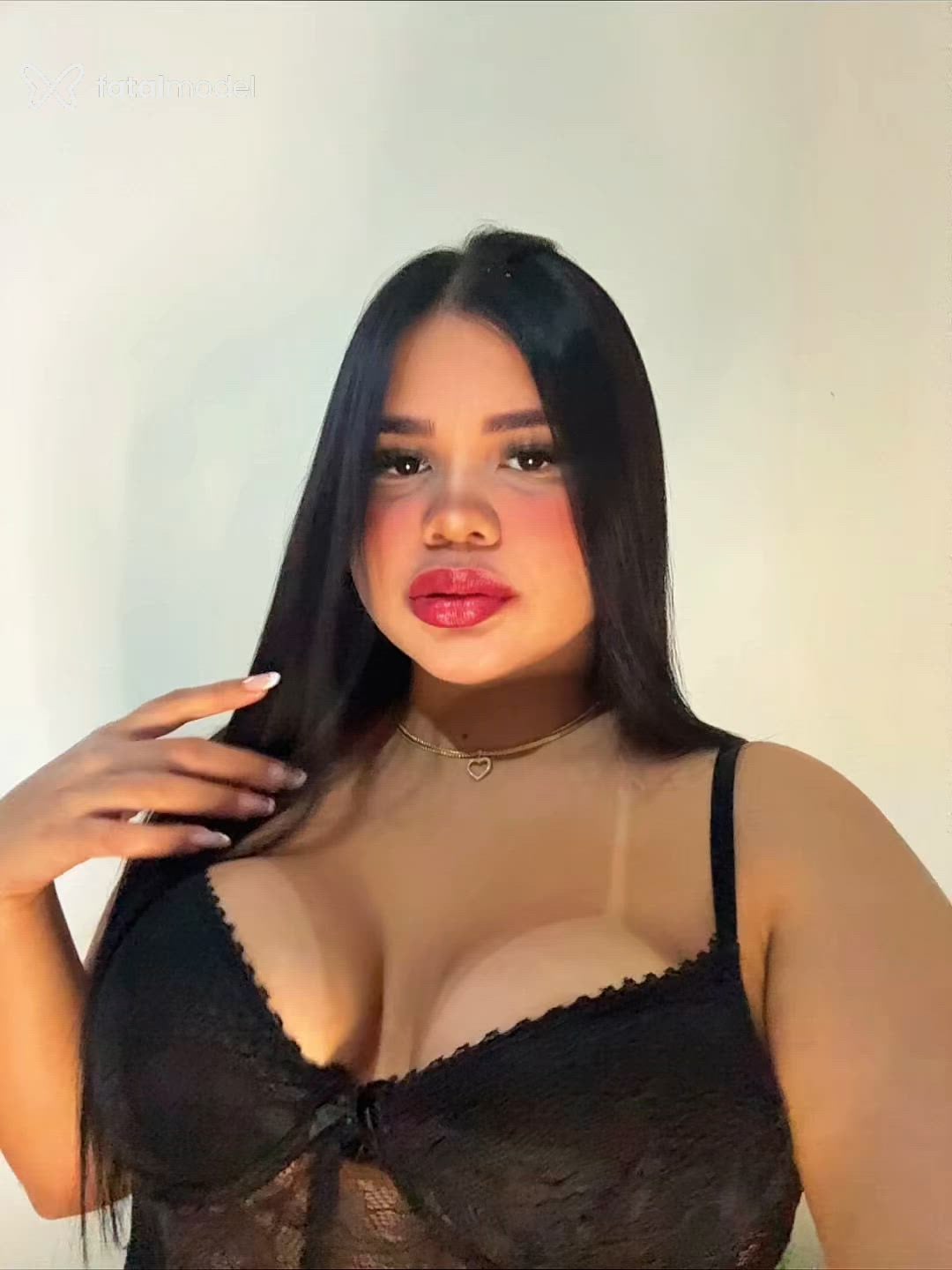 Acompanhante mulher morena (o) de olhos castanhos - Geovana Acompanhante mulher morena (o) de olhos castanhos - Geovana