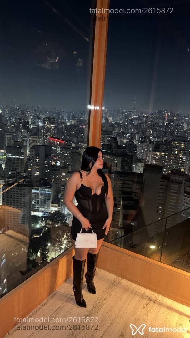 Acompanhante mulher morena (o) de olhos castanhos - Geovana