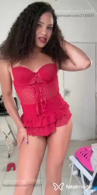 Acompanhante mulher trans com cabelo castanho de olhos castanhos em Vitória - Luna Raiane