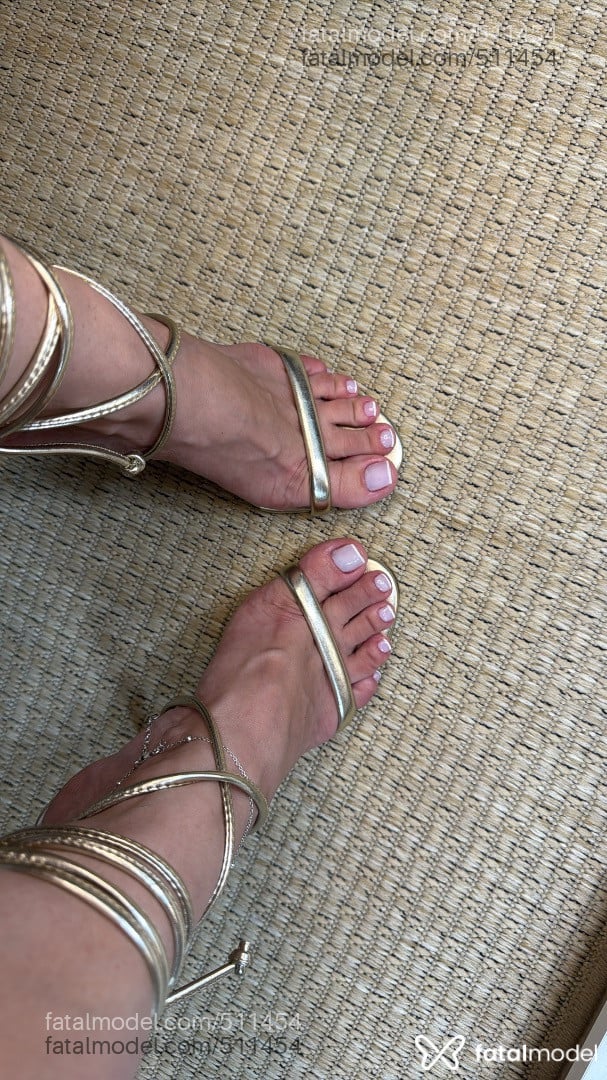 Acompanhante mulher com cabelo castanho de olhos castanhos - Mel