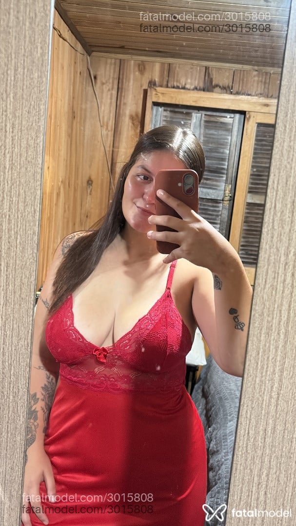 Acompanhante mulher com cabelo castanho de olhos mel em Jeceaba Acompanhante mulher com cabelo castanho de olhos mel em Jeceaba - Agata