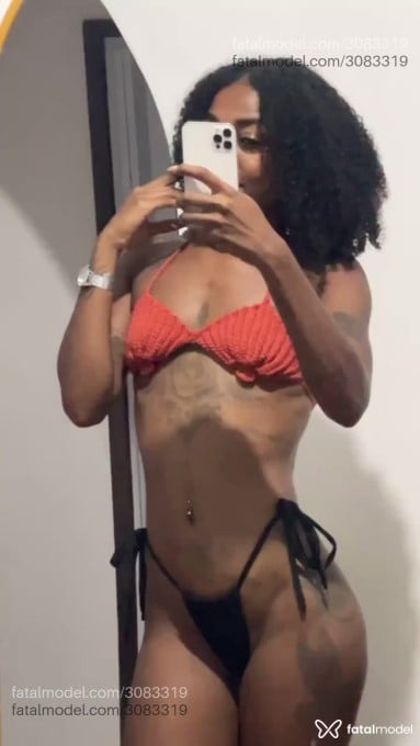 Acompanhante mulher com cabelo castanho de olhos castanhos em Feira de Santana - Lariane