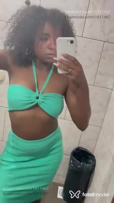 Acompanhante mulher com cabelo castanho de olhos castanhos em Criciúma - Sharon