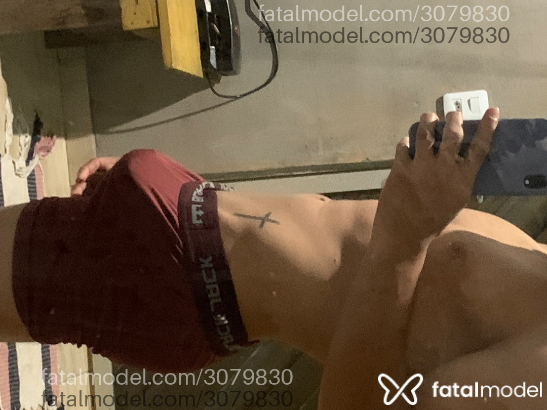 Acompanhante homem morena (o) de olhos pretos em Virtual - Davi Almeida