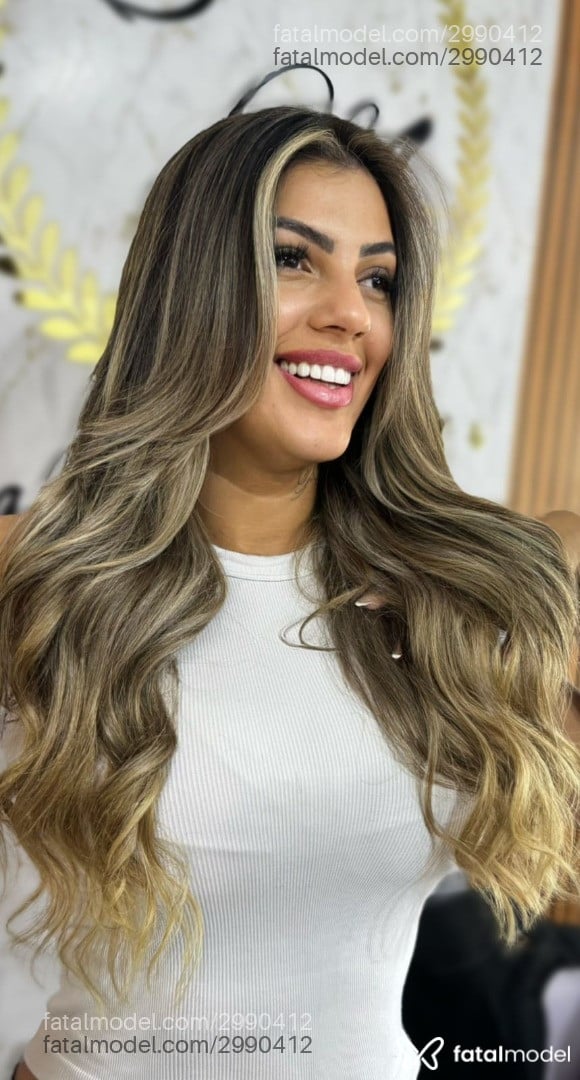 Acompanhante mulher loira (o) de olhos pretos em Campo Novo do Parecis - Eduarda Silva