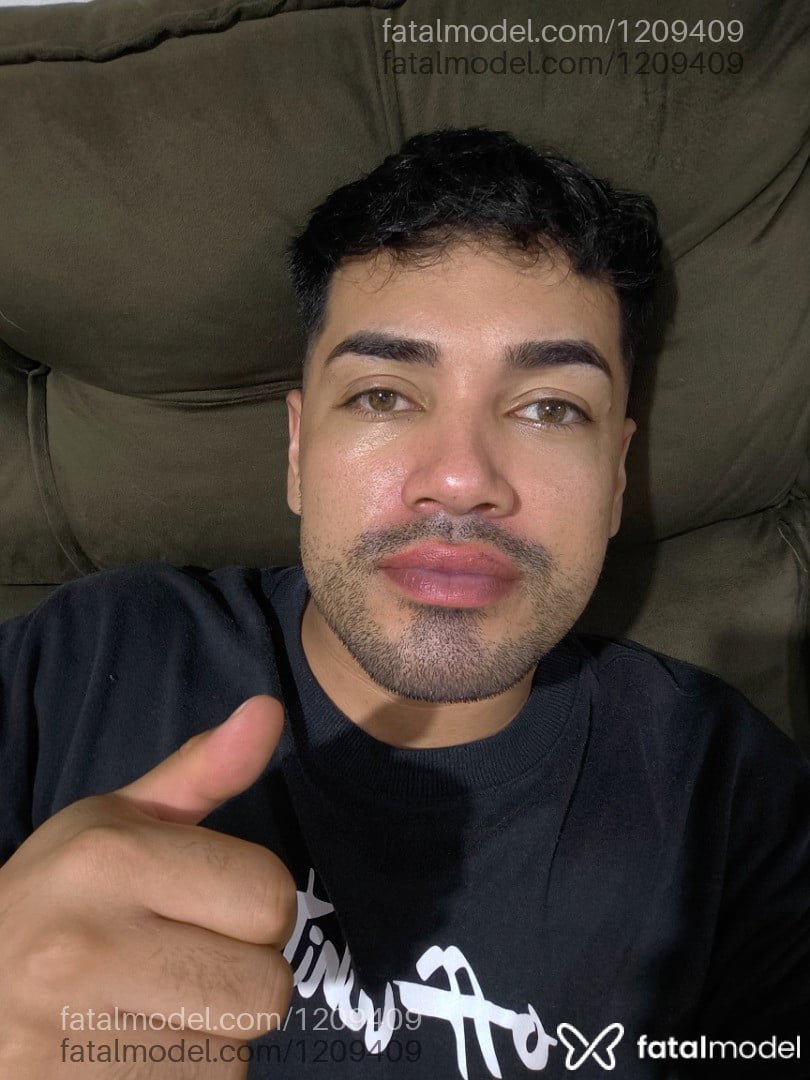 Acompanhante homem morena (o) de olhos castanhos em Casca Acompanhante homem morena (o) de olhos castanhos em Casca - Gael