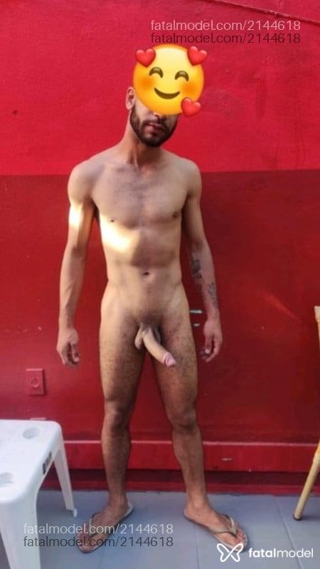 Acompanhante homem com cabelo castanho de olhos castanhos em Belo Horizonte Acompanhante homem com cabelo castanho de olhos castanhos em Belo Horizonte - Pedrinho