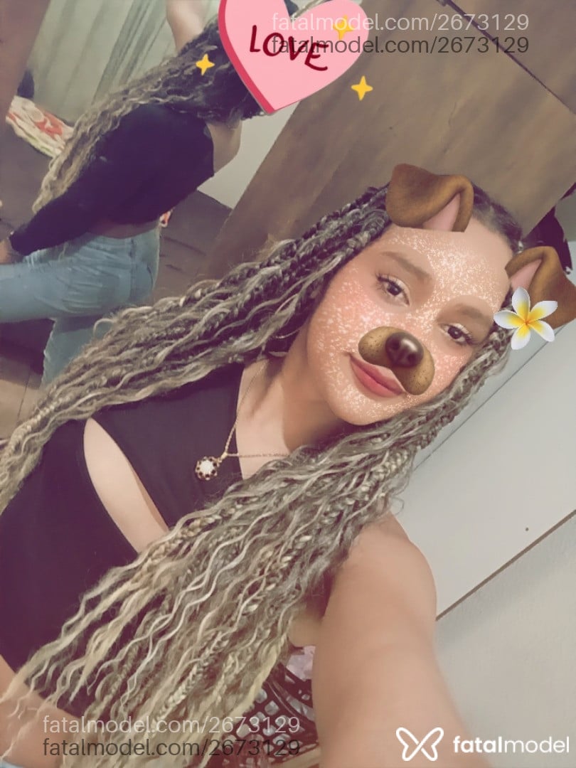 Acompanhante mulher trans com cabelo castanho de olhos castanhos em Sarandi - Bella Brown