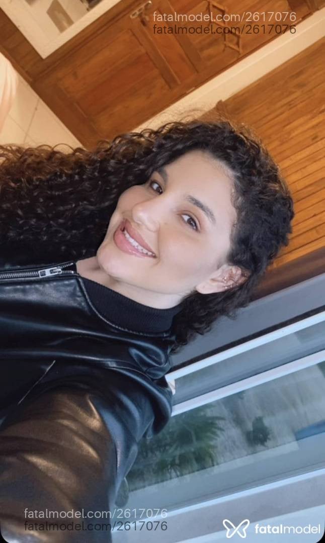 Acompanhante mulher morena (o) de olhos castanhos - Luana