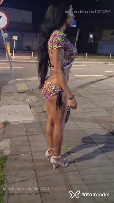 Acompanhante travesti morena (o) de olhos castanhos em Porto Alegre - Paullinha