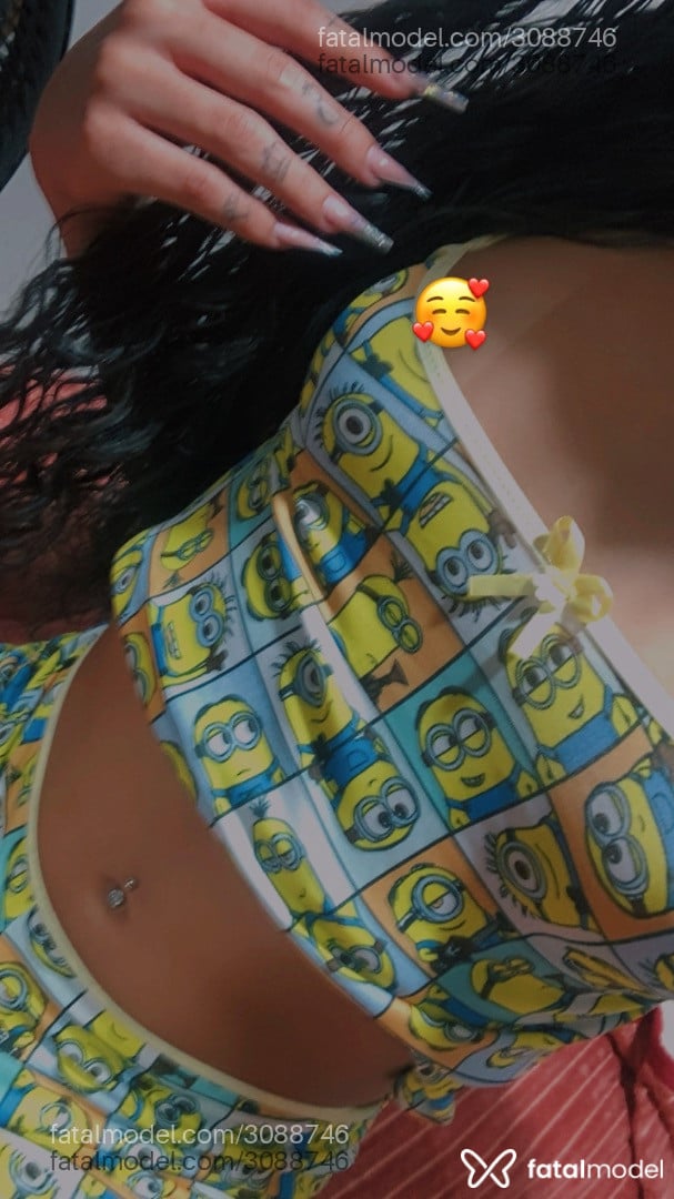 Acompanhante mulher trans morena (o) de olhos castanhos em Duque de Caxias - Mel
