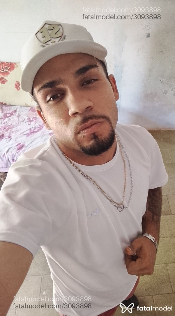 Acompanhante homem com cabelo grisalho de olhos verdes em Cachoeira do Sul Acompanhante homem com cabelo grisalho de olhos verdes em Cachoeira do Sul - Gabriel Felipe