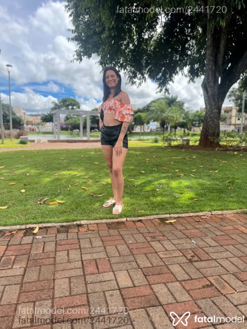 Acompanhante mulher com cabelo castanho de olhos pretos em Aparecida de Goiânia - Angel Asuprema