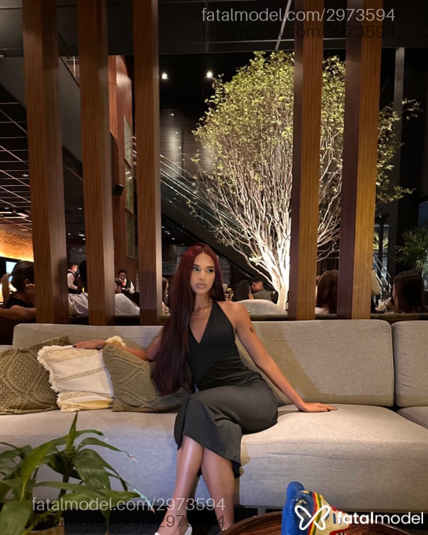 Acompanhante mulher trans morena (o) de olhos mel em Virtual - Carol
