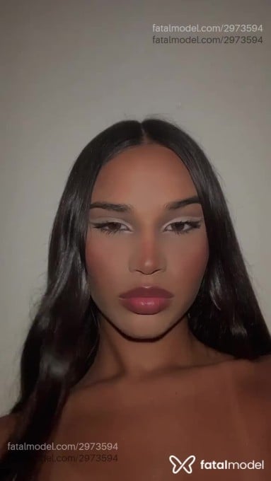Acompanhante mulher trans morena (o) de olhos mel em Virtual - Carol