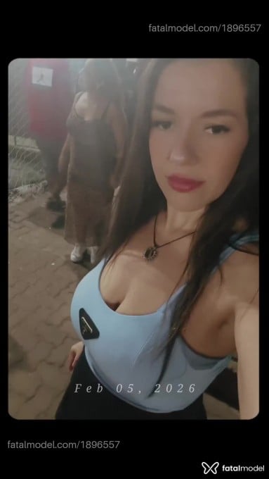 Acompanhante mulher com cabelo castanho de olhos azuis em Porto Alegre - Luna Mafiores