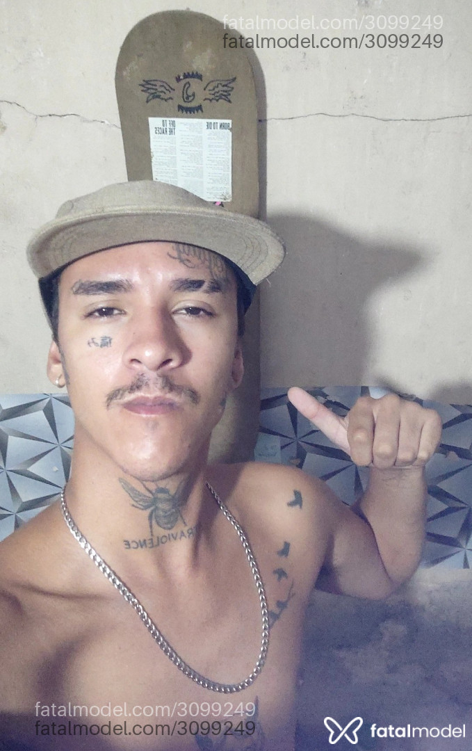 Acompanhante homem com cabelo castanho de olhos castanhos em Navegantes Acompanhante homem com cabelo castanho de olhos castanhos em Navegantes - Mateus Smoke
