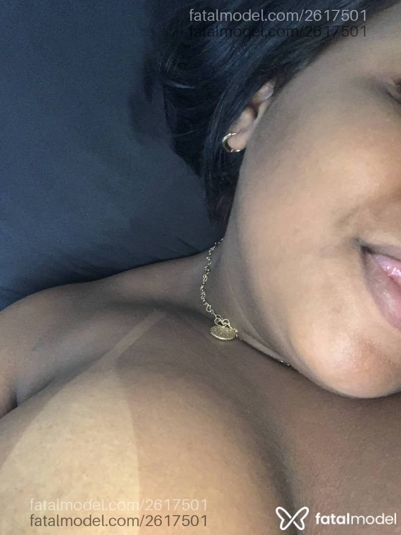 Acompanhante mulher com cabelo castanho de olhos castanhos em Goiânia - Raissa
