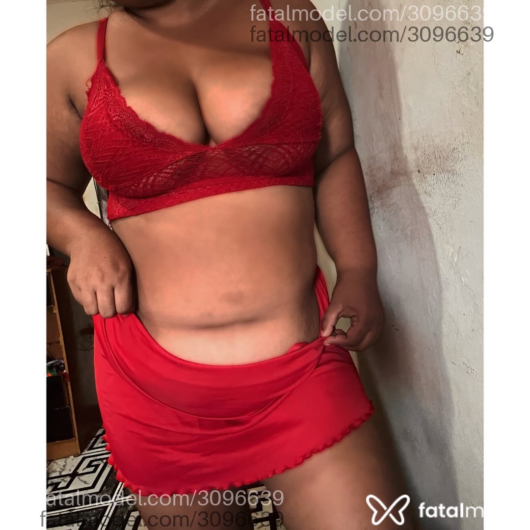 Acompanhante mulher morena (o) de olhos pretos em Virtual - Alexia