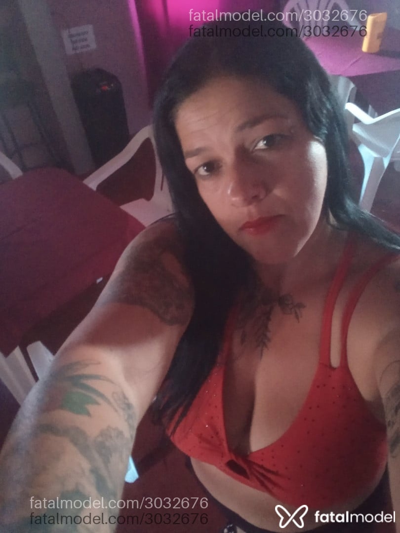 Acompanhante mulher morena (o) de olhos castanhos - Pietra Acompanhante mulher morena (o) de olhos castanhos - Pietra