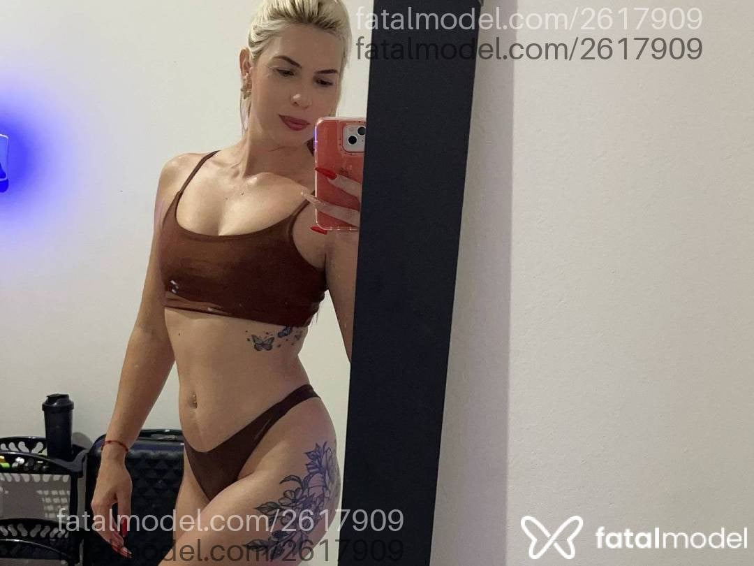 Acompanhante mulher morena (o) de olhos castanhos - Vivi