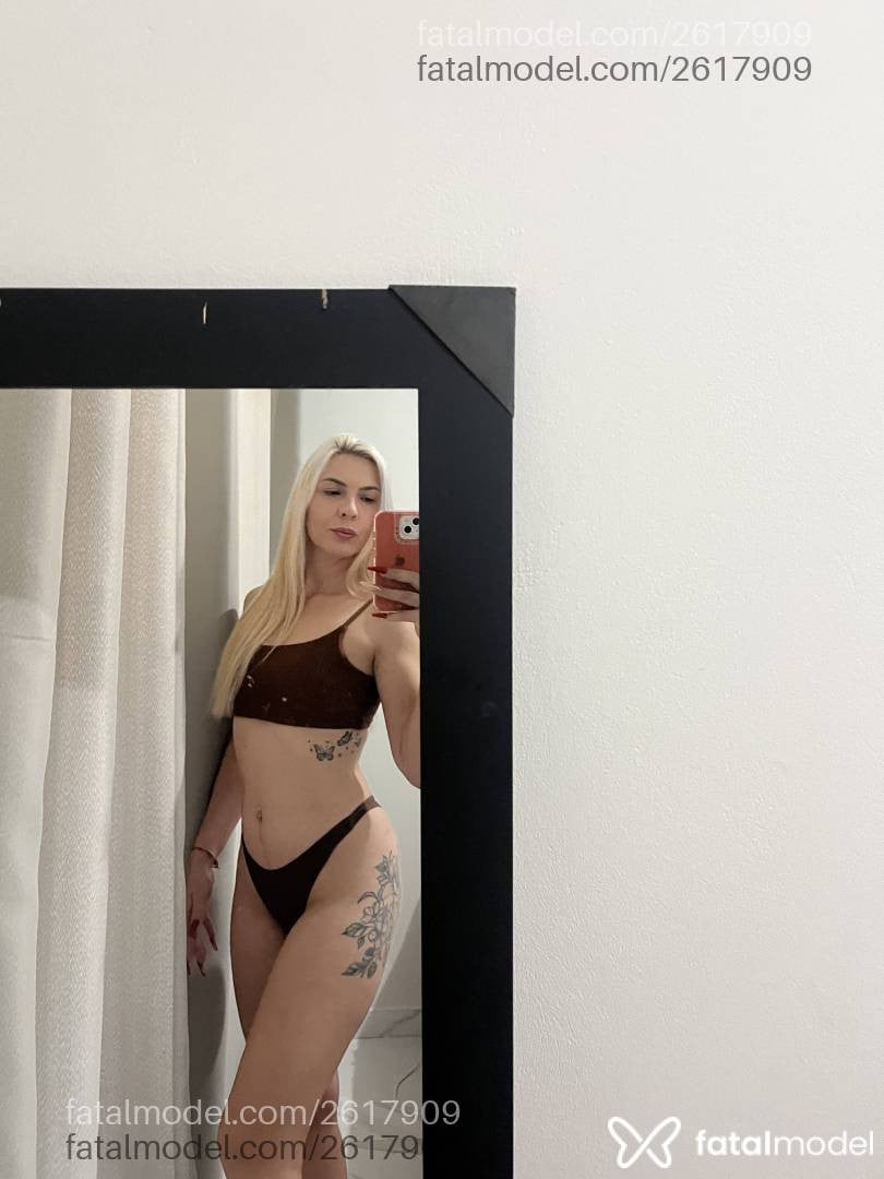 Acompanhante mulher morena (o) de olhos castanhos - Vivi