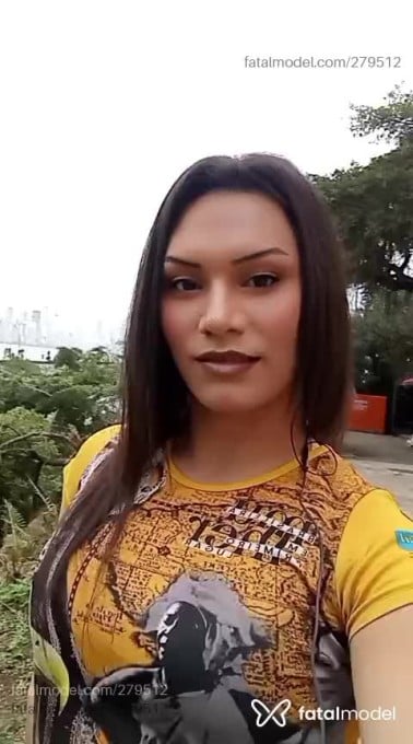 Acompanhante homem trans com cabelo castanho de olhos castanhos em Joaçaba Acompanhante homem trans com cabelo castanho de olhos castanhos em Joaçaba - Darllyn