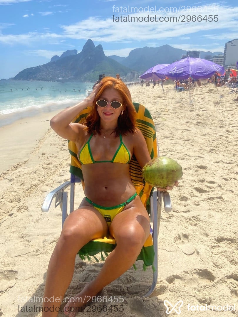 Acompanhante mulher ruiva (o) de olhos castanhos em Virtual - Renata Fox