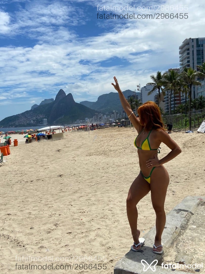 Acompanhante mulher ruiva (o) de olhos castanhos em Virtual - Renata Fox