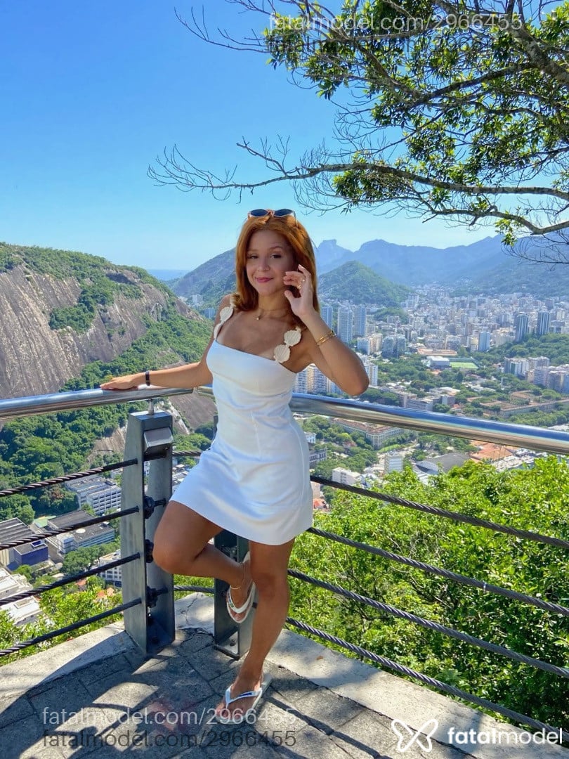 Acompanhante mulher ruiva (o) de olhos castanhos em Virtual - Renata Fox