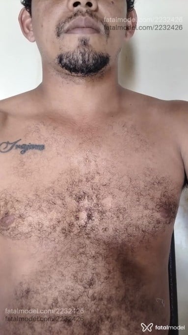 Acompanhante homem morena (o) de olhos castanhos - Rogi