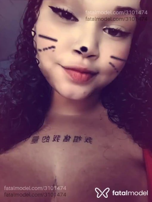 Acompanhante mulher morena (o) de olhos verdes - Sabrina