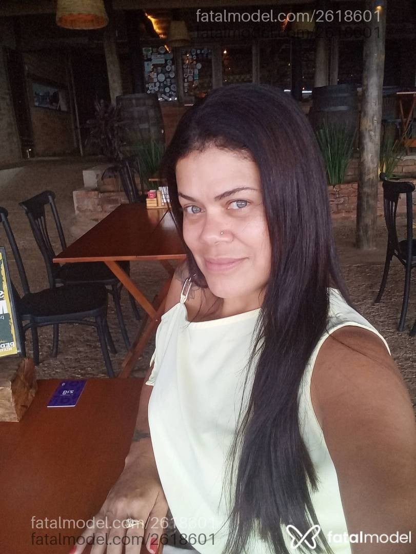 Acompanhante mulher com cabelo castanho de olhos verdes em São João da Boa Vista - Jaqueline Jordão