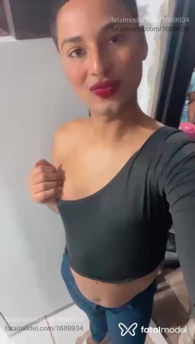 Acompanhante mulher trans morena (o) de olhos castanhos em Sorriso - Kefyra