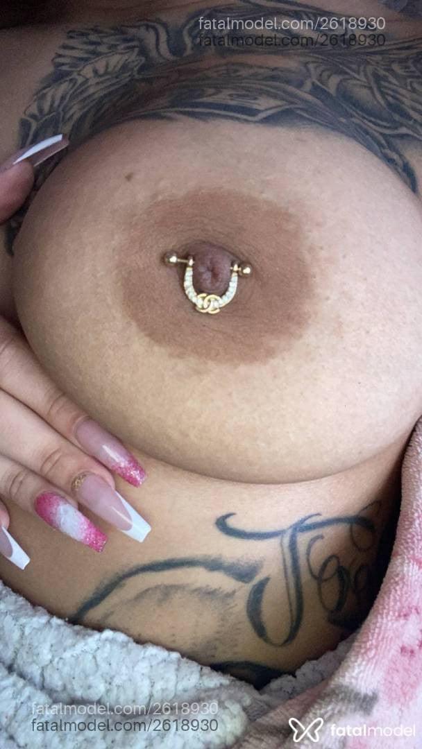 Acompanhante mulher morena (o) de olhos castanhos - Anny Mendes