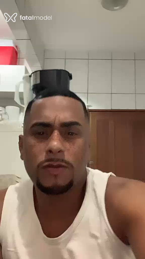 Acompanhante homem morena (o) de olhos pretos - Marcelino