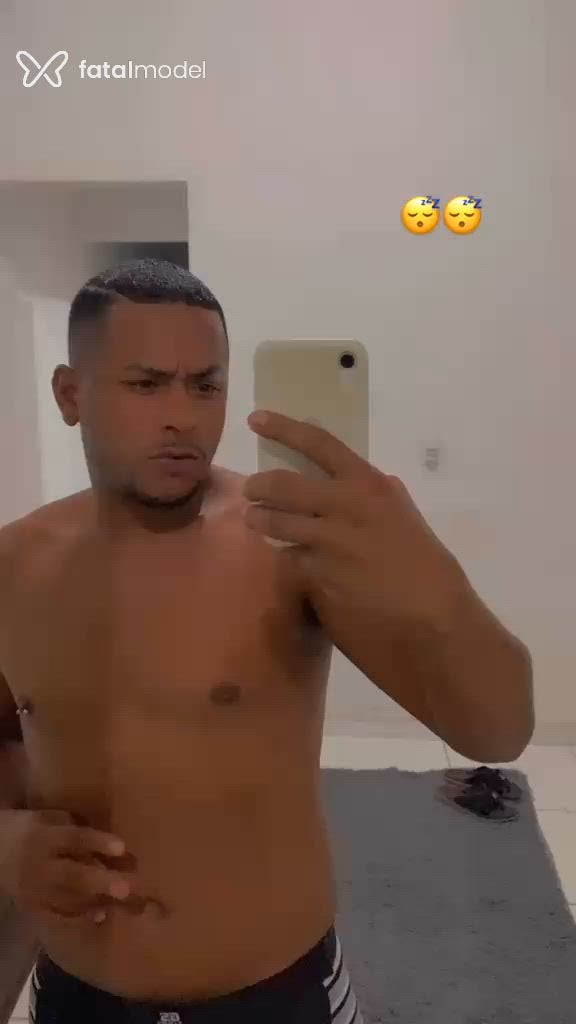 Acompanhante homem morena (o) de olhos pretos - Marcelino