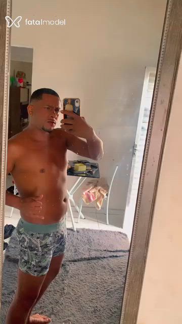 Acompanhante homem morena (o) de olhos pretos - Marcelino