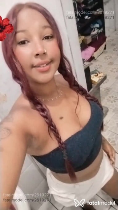 Acompanhante mulher ruiva (o) de olhos pretos - Carol