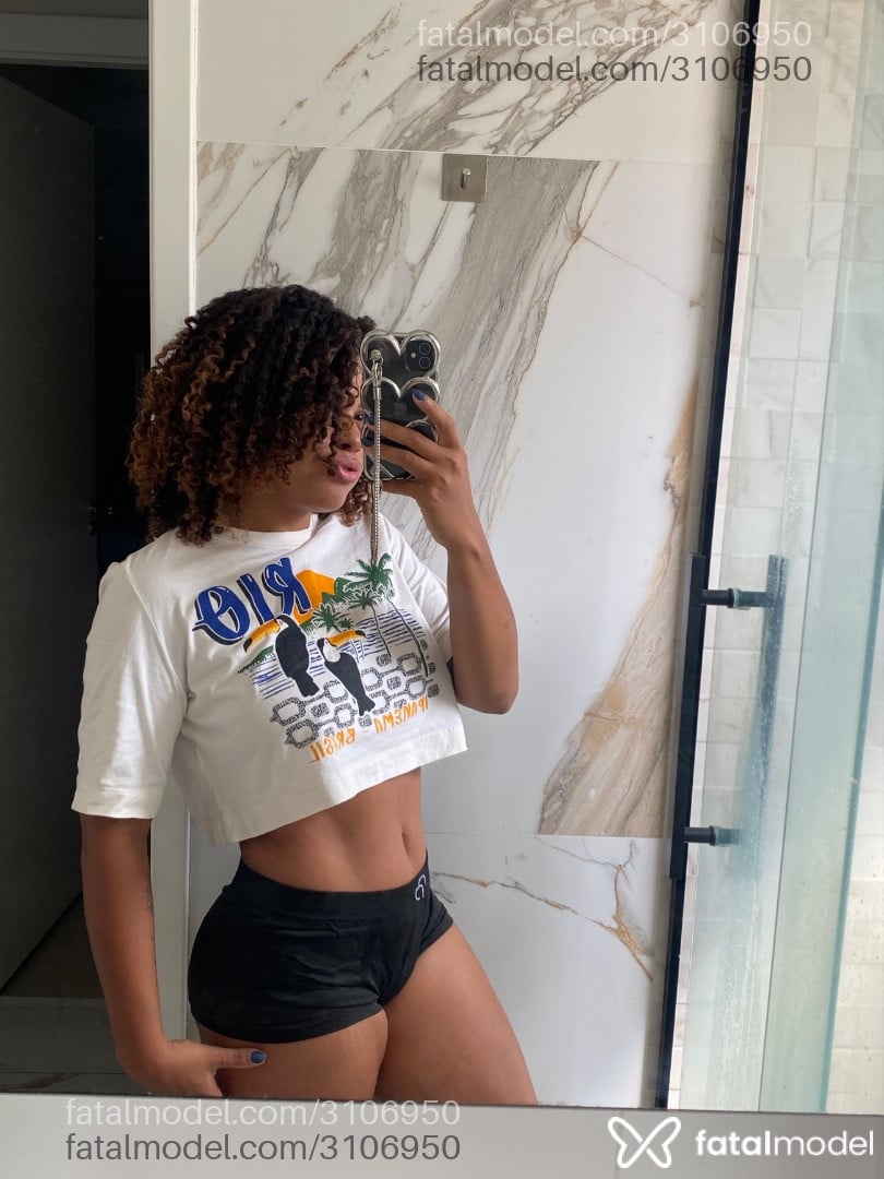 Acompanhante mulher com cabelo castanho de olhos pretos em Rio de Janeiro - Mysara